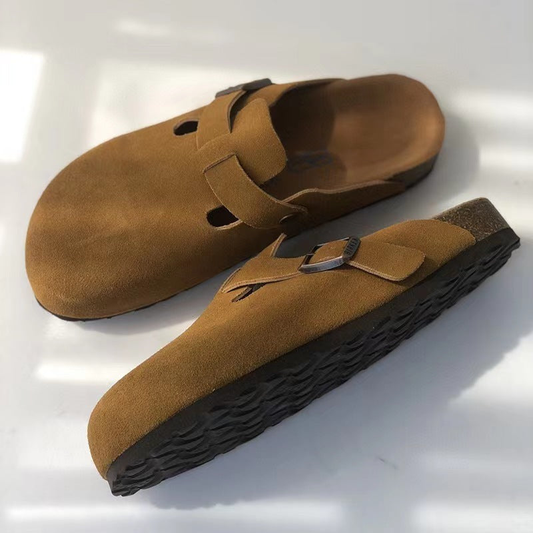 Herren Hausschuhe als Clogs im Pantoffel Stil - braun