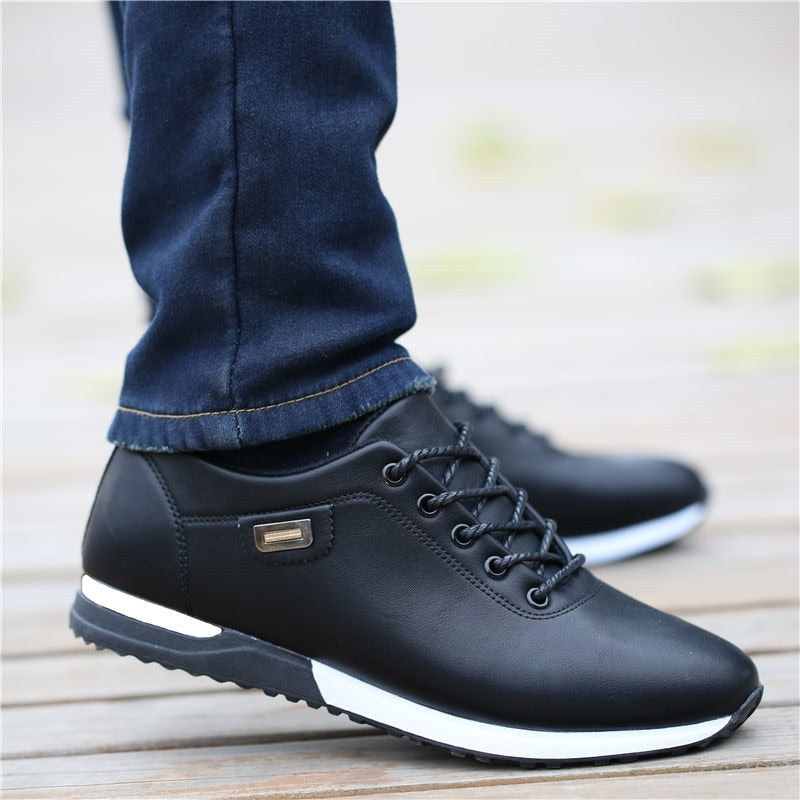 Herren Sneaker mit Mesh-Obermaterial und Schnürung - schwarz