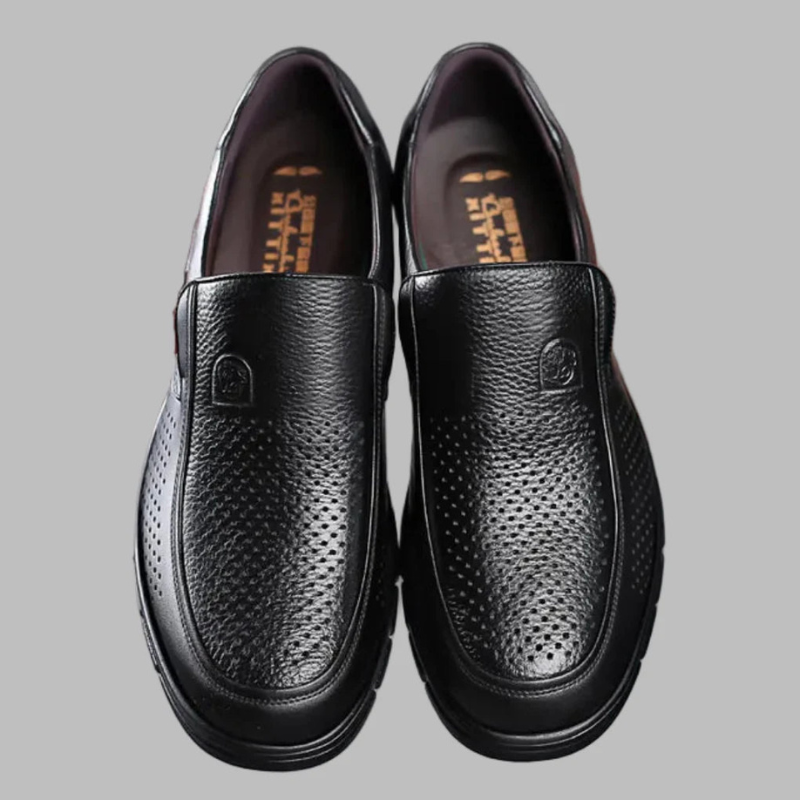 Herrenschuhe im Slip-On-Stil - schwarzes loch