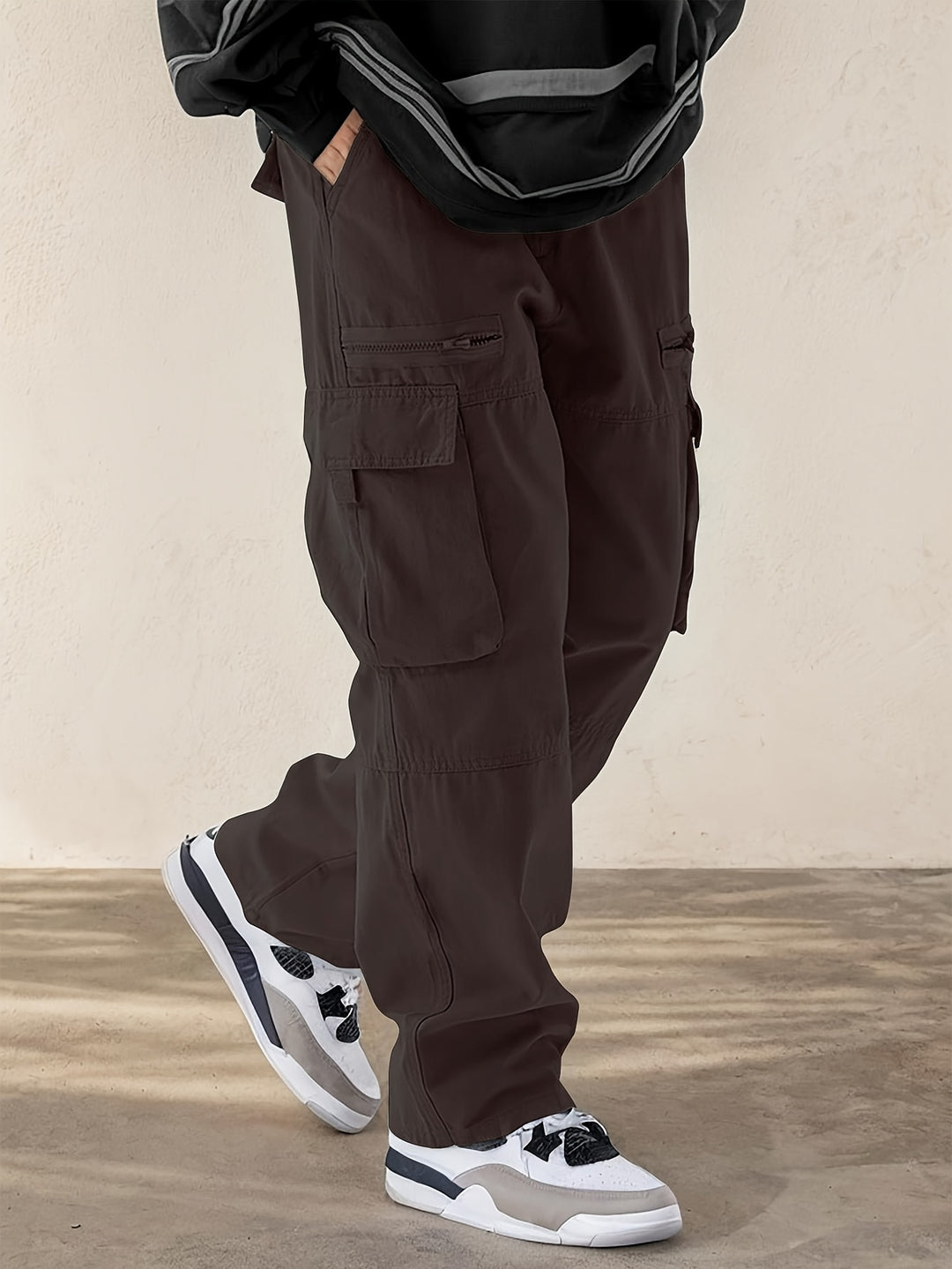 Herren Hose mit Cargo-Taschen und weitem Bein - kaffee