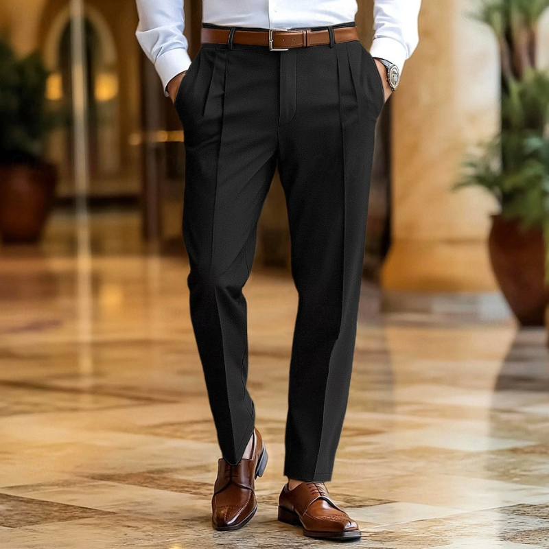 Herren Hosen in klassischer Slim Passform - schwarz