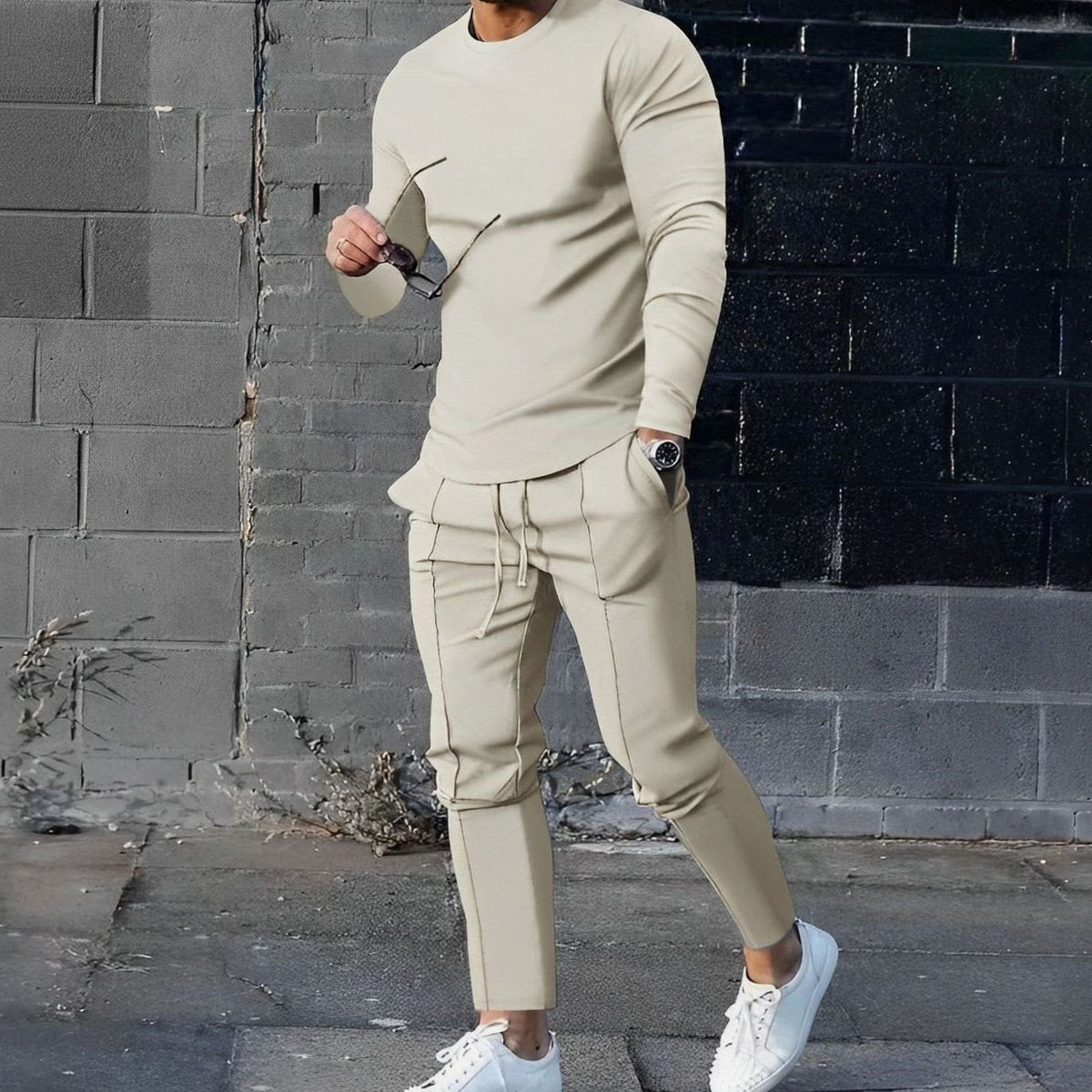 Herren Crew-Neck Sweatshirt und Jogger Set in beige, Klassisches Loungewear Du