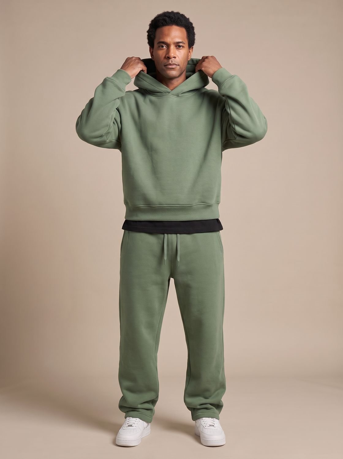 Herren Oversized Hoodie und Jogger Set in armeebraun, Locker geschnitten