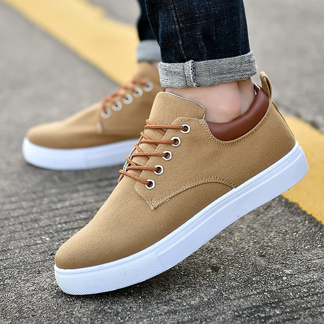 Herren Sneakers mit Schnürsenkeln und Profilsohle - braun