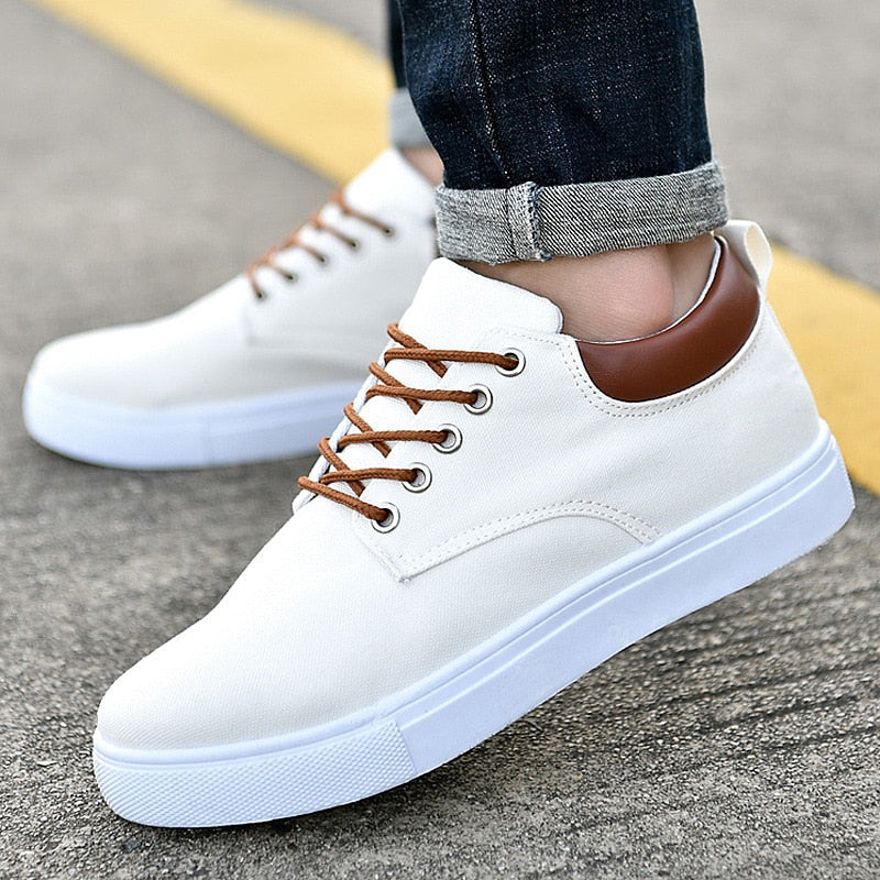 Herren Sneakers mit Schnürsenkeln und Profilsohle - weiß