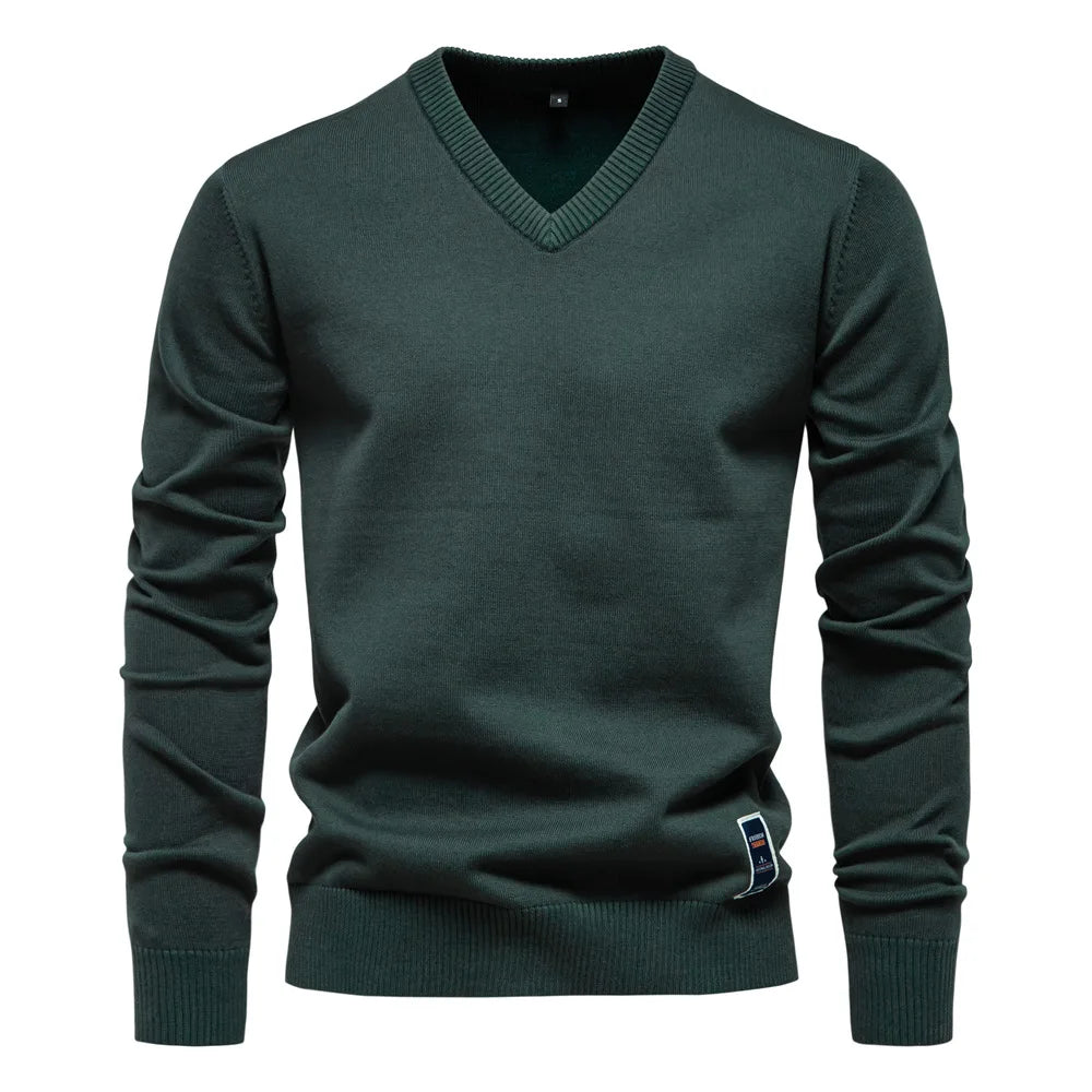 Herren V-Ausschnitt Pullover in grün, klassische Eleganz